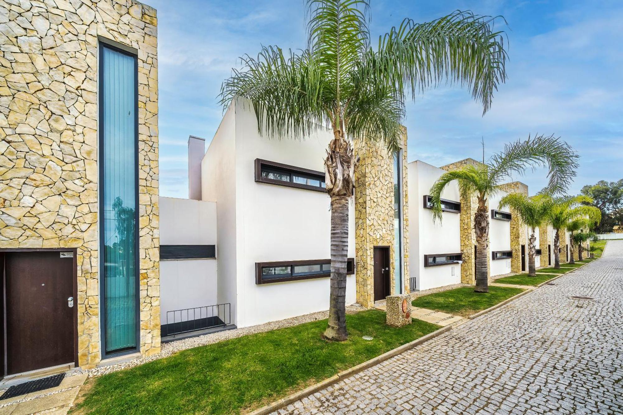 Townhouse 3 Bedroom Townhouse Olhos De Agua Communal Pool At03 Luaran gambar